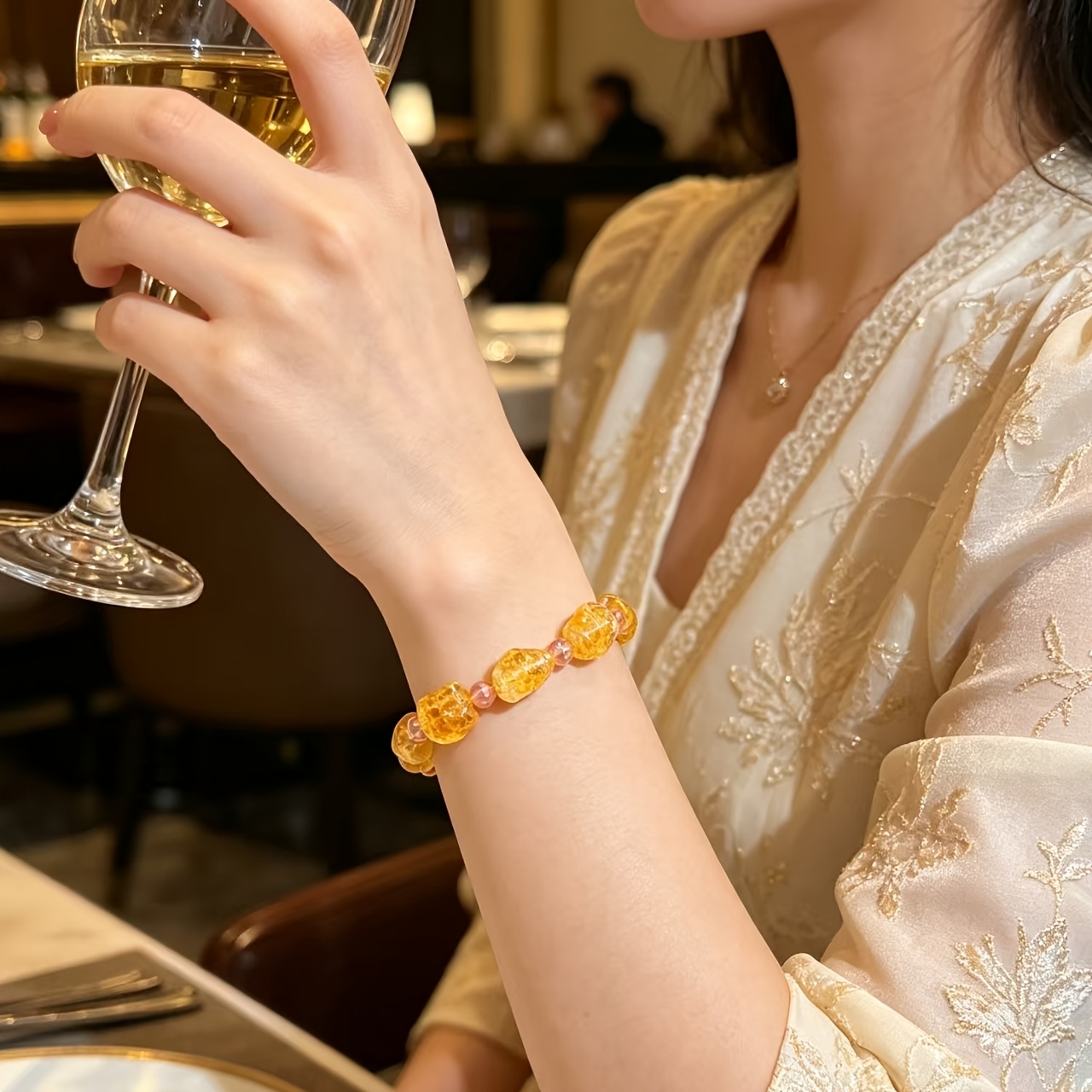 Women's Trendy Minimalist Bracelet, Elegant Design